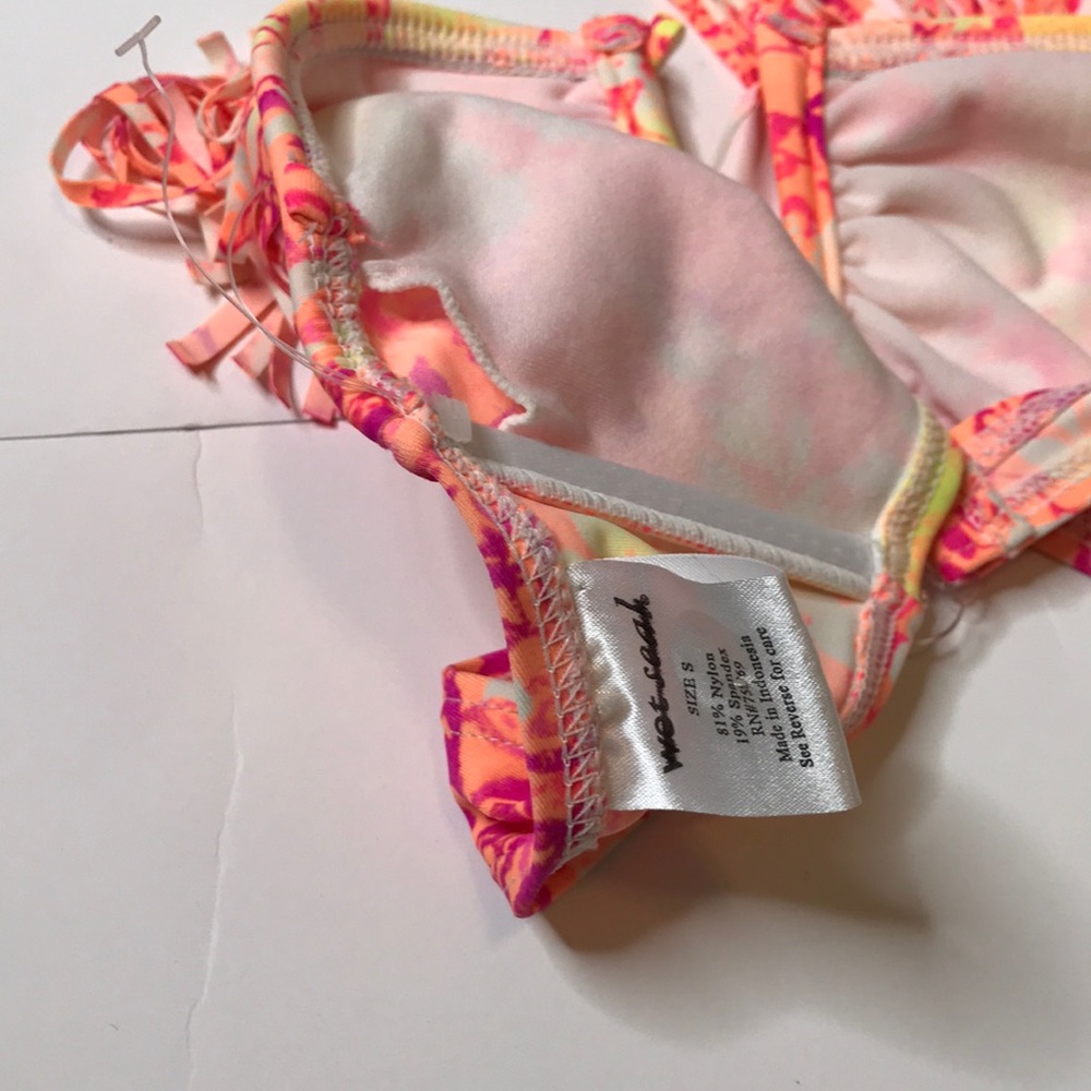NWOT Wet Seal Fringe Bikini Top - Picture 4 of 4
